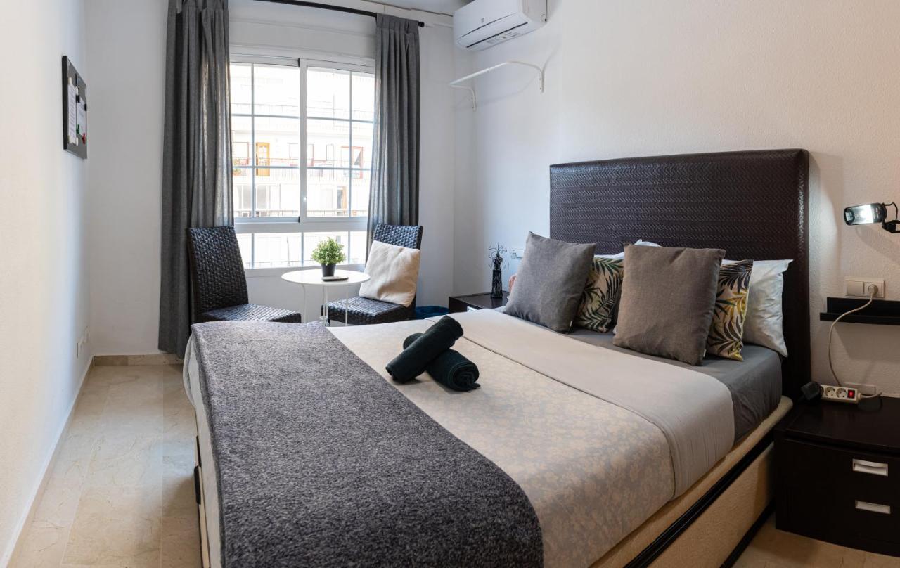 Galvez Rooms Малага Екстериор снимка