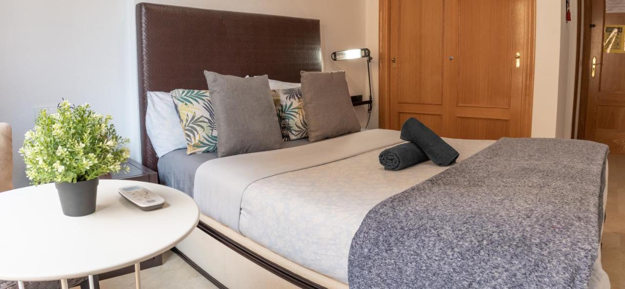 Galvez Rooms Малага Екстериор снимка